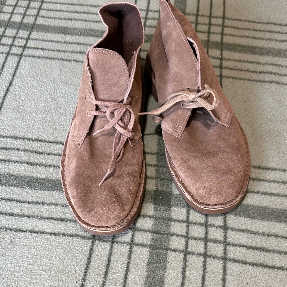 Clarks size 10 Men's Brown Suede Chukka Boots